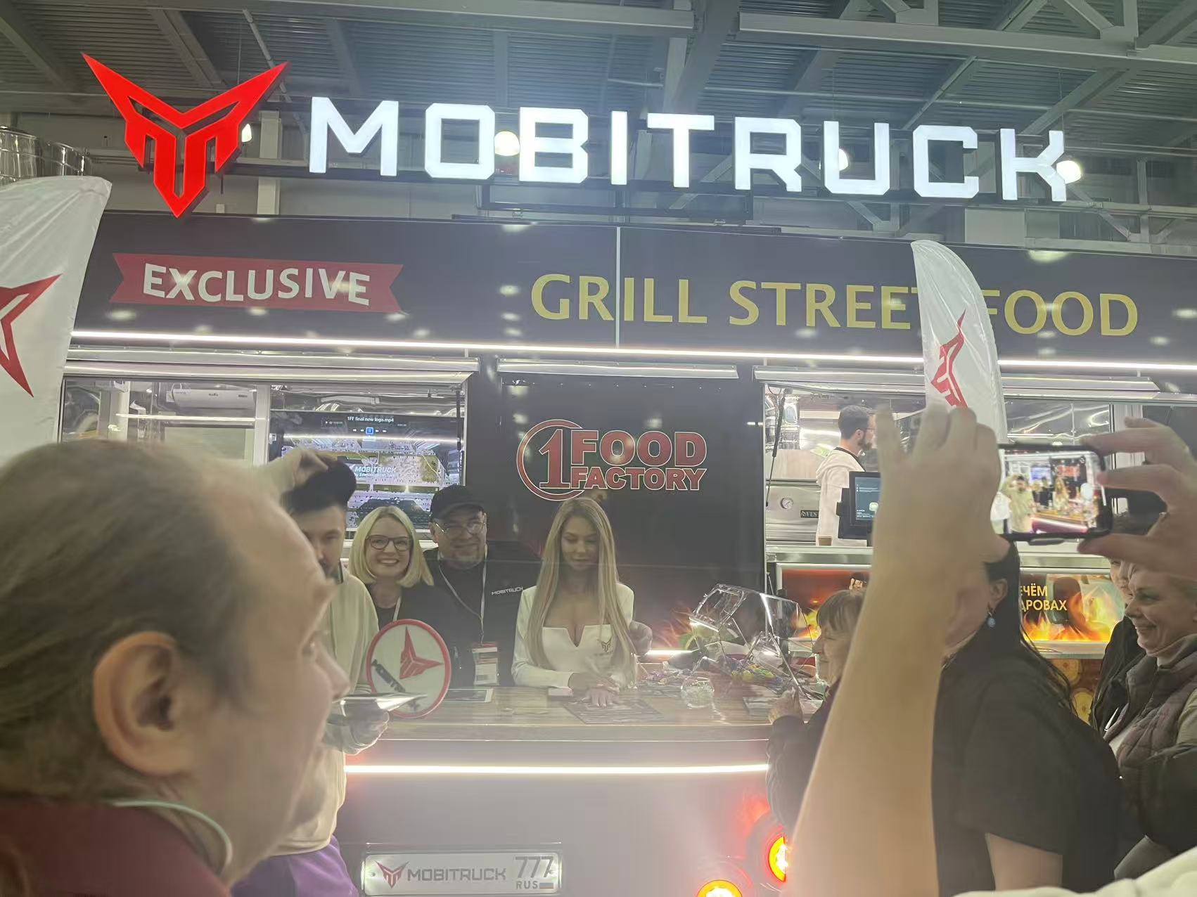 上海伟佳展览.jpg 上海伟佳展览.jpg